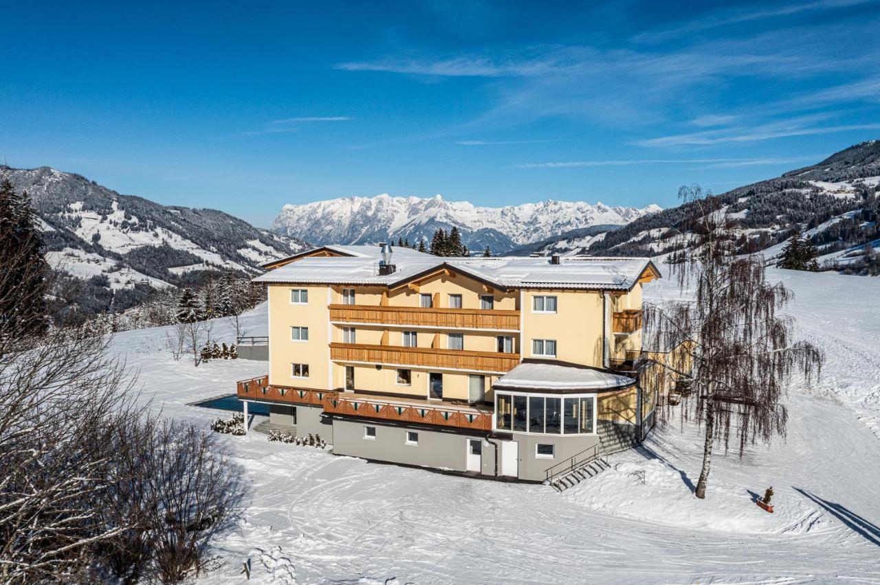 Hotel Der Alpenblick 3*